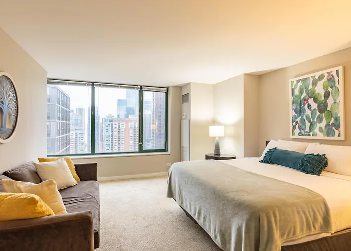 Captivating With Pier Views, Pool And Gym Chicago