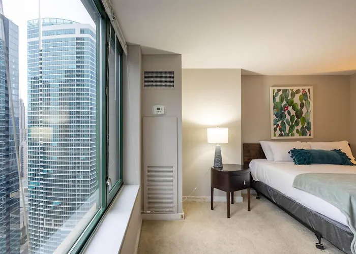 Captivating With Pier Views, Pool And Gym Chicago